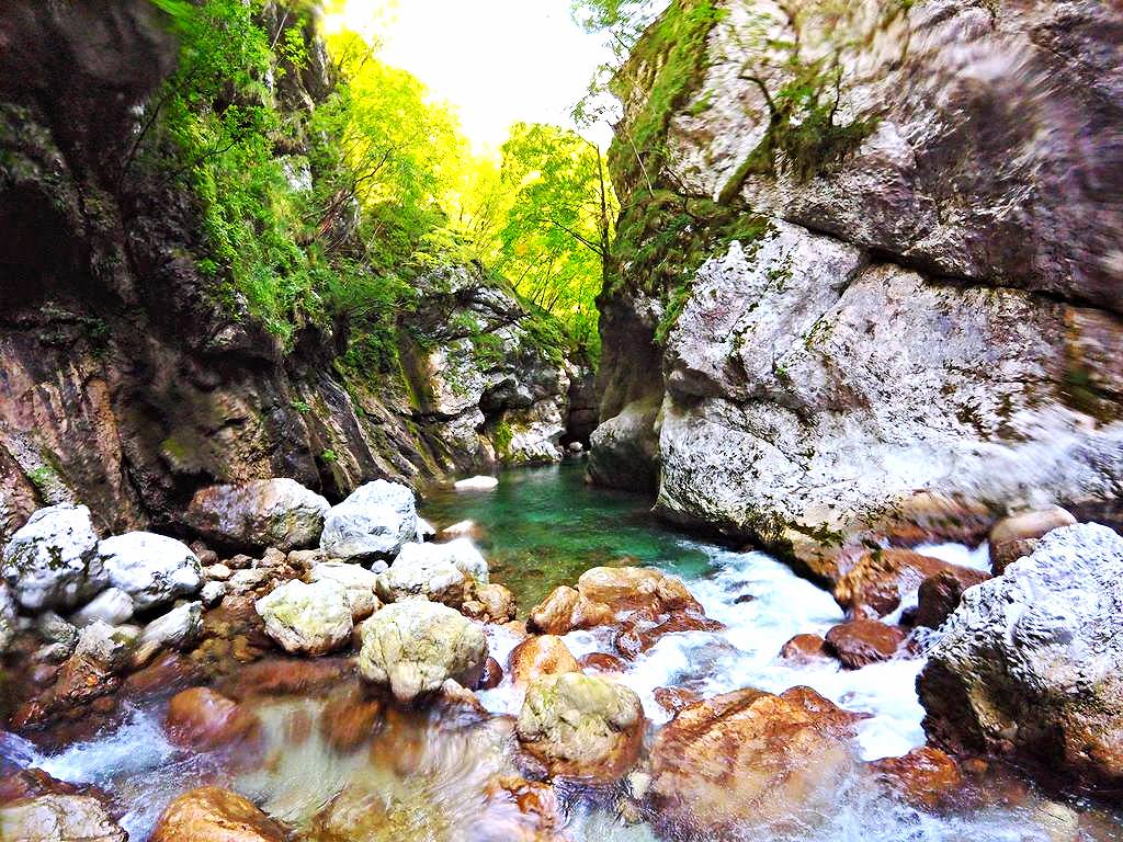07 ucja-river-walking-soca-valley-slovenia-natura-park-kata-2017.jpg