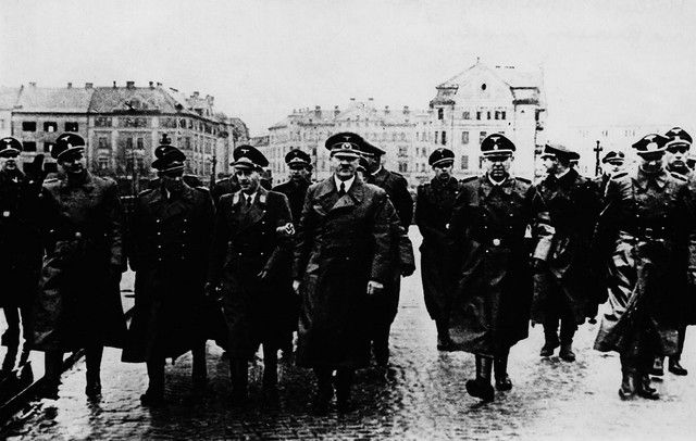 Adolf_Hitler_v_Mariboru.jpg
