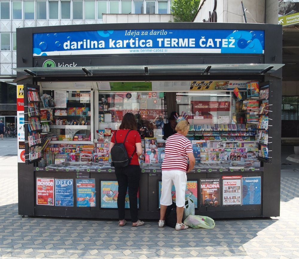 JL Flanner - newspaper stall on slovenska july 2018.jpg