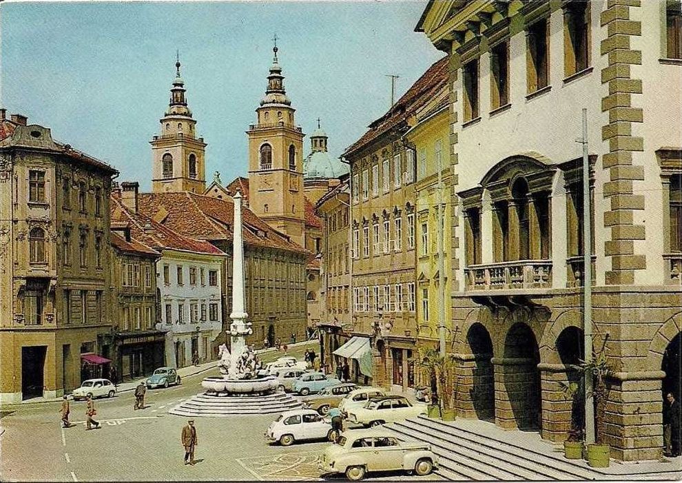 Postcard_of_Town_Square_1967.jpg