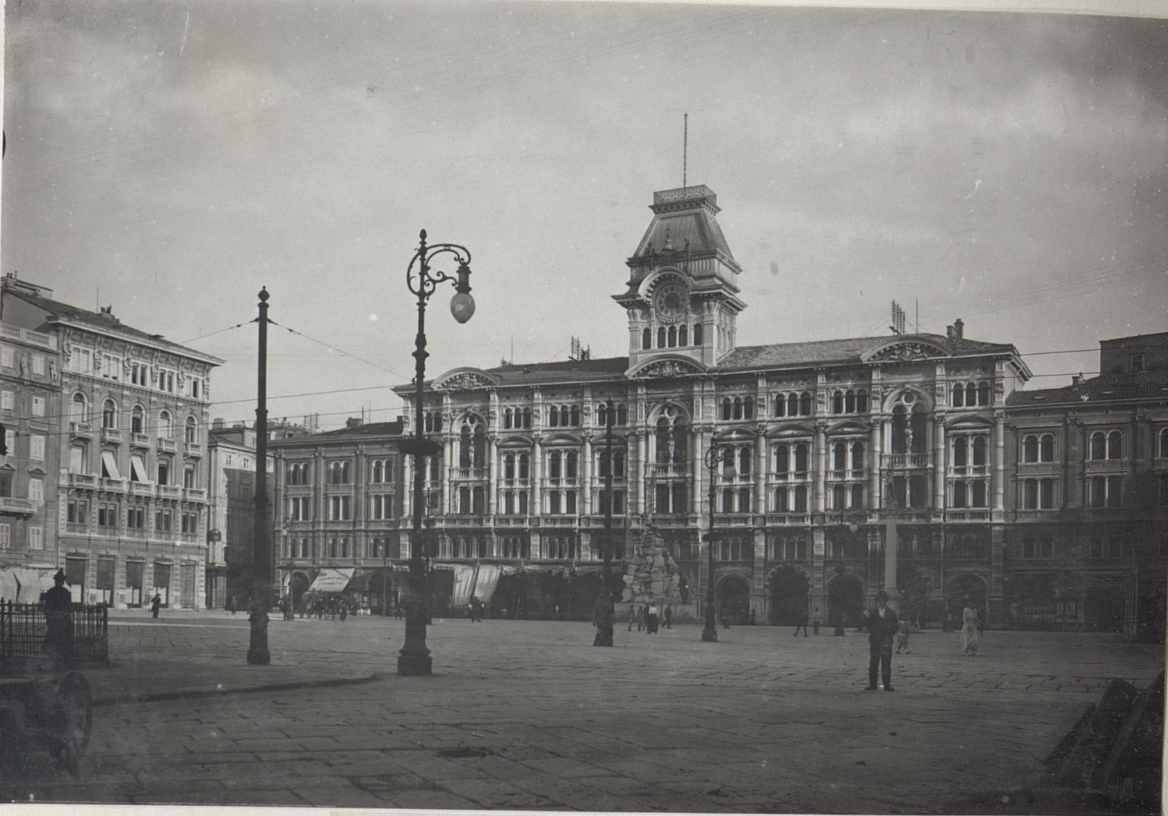 Rathaus,_Triest_(BildID_15606124).jpg