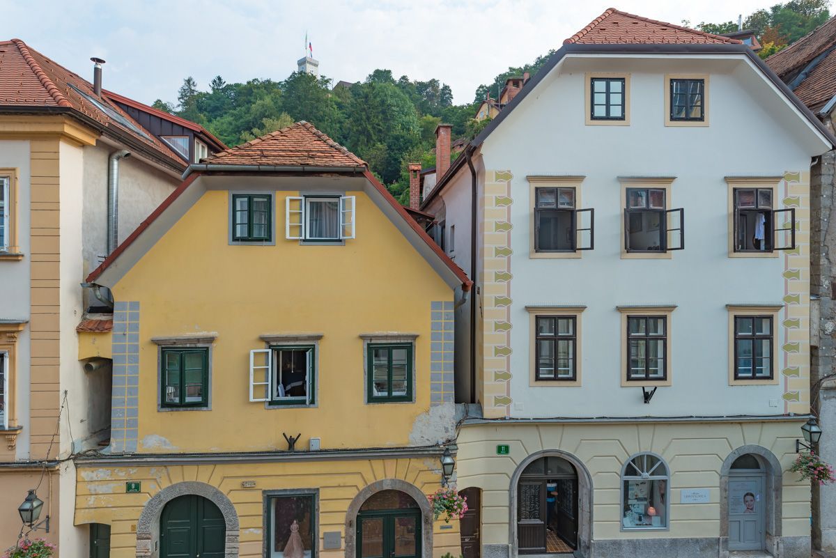 cheap one bed Ljubljana old town aparmtment for rent (18).jpg