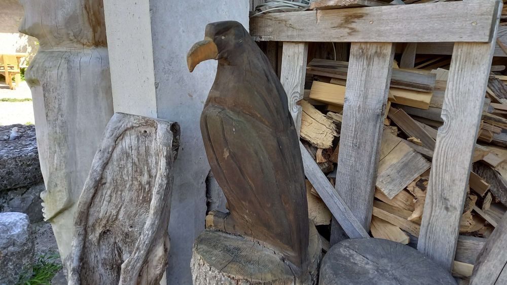 eagle_chainsaw_carving.jpg