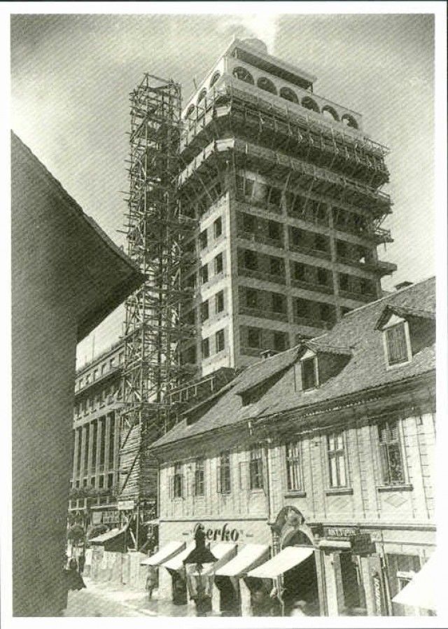 neboticnik construction.jpg