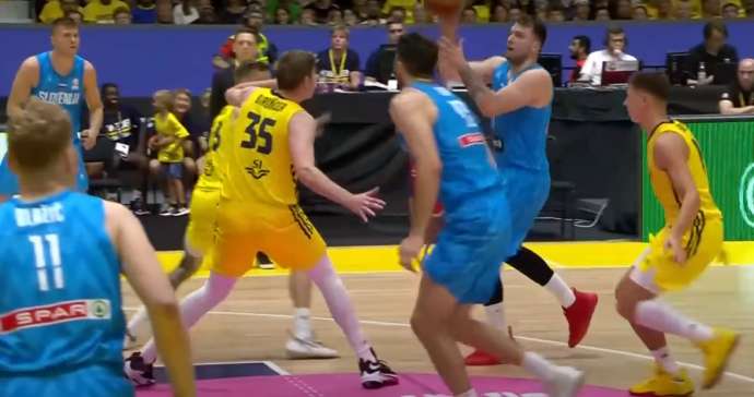 Basketball: Slovenia Beat Sweden 84:81 (Video Highlights)