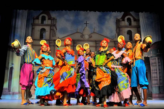 Compañía Folklórica Camagua