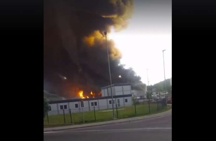 Huge Fire at Insulation Plant Near Cerknica (Videos)
