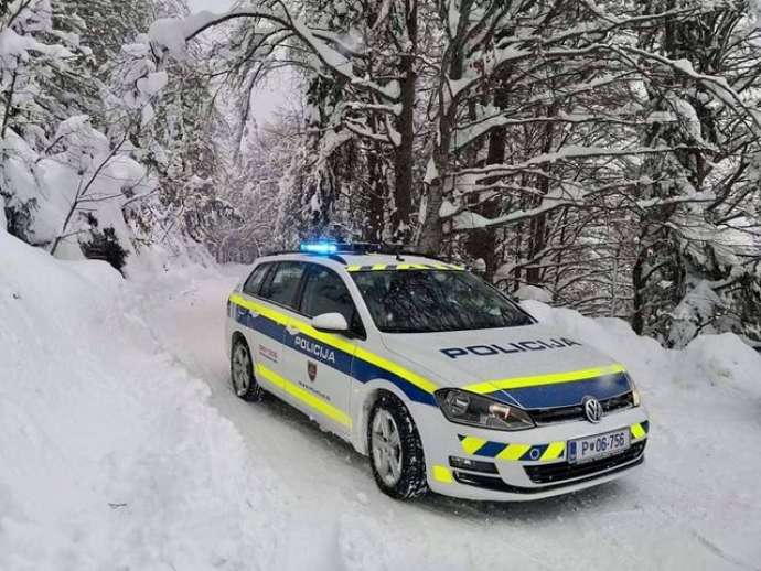 Traffic Disrupted by Snow in Slovenia