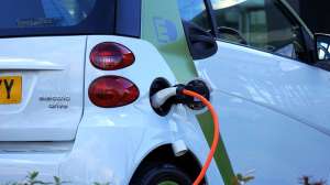 Eco Fund Cuts Subsidies for Electric Vehicles