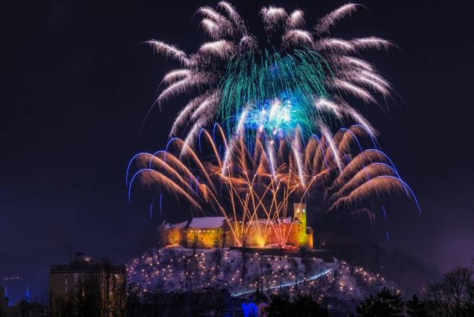 The fireworks on New Year&#039;s Eve keep everyone&#039;s eyes on the Castle