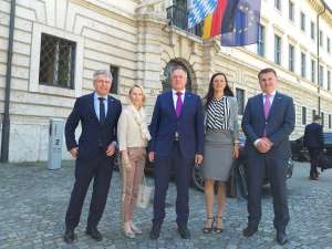 Economy Minister Zdravko Počivalše, centre, and his team in Bavaria