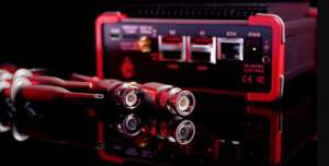 Red Pitiya&#039;s SIGNALlab 250-12 data acquisition and processing device
