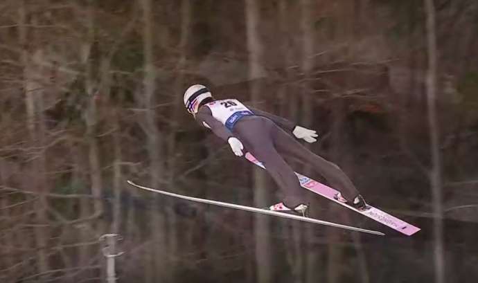 Norway&#039;s Daniel Andre Tande flies to first place
