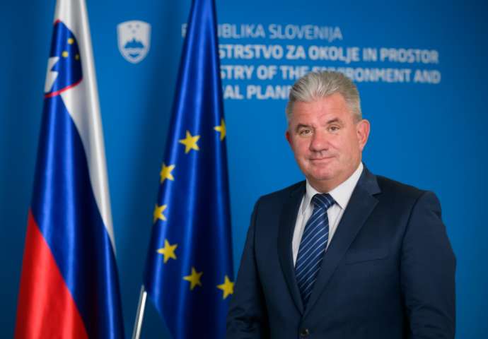 Minister Andrej Vizjak