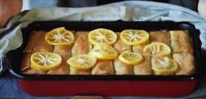 Slovene-English Dual Text: Brez Baklave Ni Bajrama