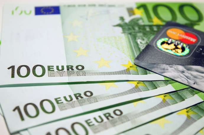 Parliament Confirms Fines from €400 to €4,000 for Breaking Quarantine Orders