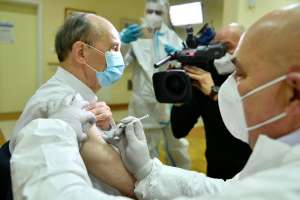 Slovenia &amp; Coronavirus, Sun 27/12: Positivity Rate 25%, Mass Vaccinations Start