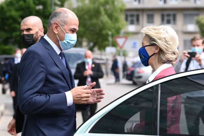 PM Janša and European Commission President von der Leyen 