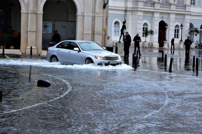 Piran, Izola &amp; Koper Flooded Due to Rain, Full Moon (Videos)