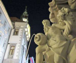 The Robba Fountain is a genuine fake - check out the story down the page