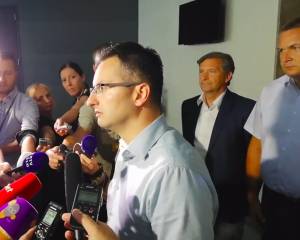 Šarec making the announcement