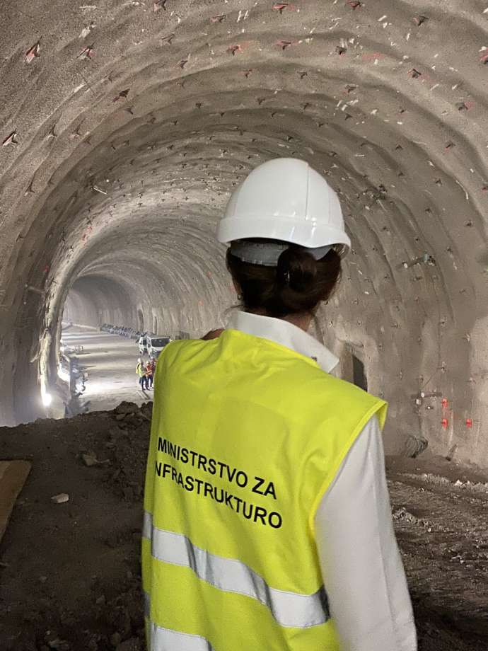 Infrastructure Ministry State Secretary Alenka Bratušek admires the tunnel