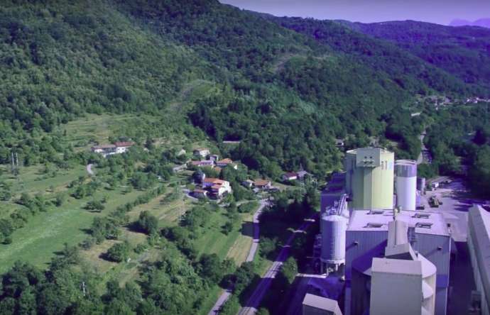Warnings About Cement Factory Pollution in Anhovo