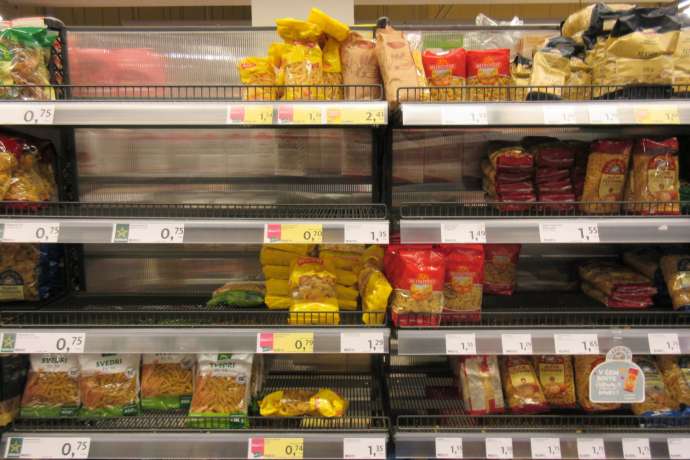 Govt Acts to Secure Food Supplies; Army Erects Field Hospital in Ljubljana